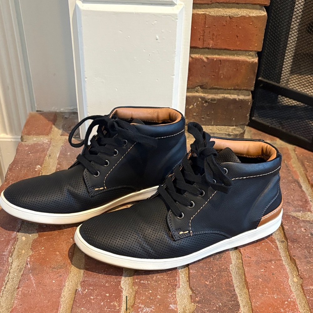 Steve Madden Black Leather High-Top Sneakers 7.5